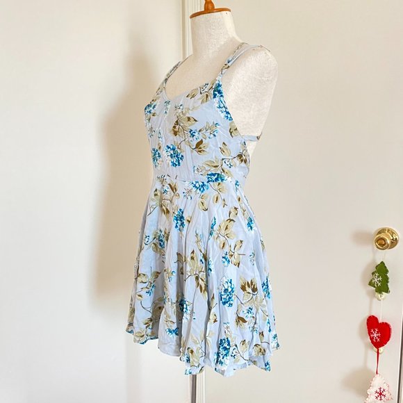 Kimchi Blue Floral Strappy Back Dress in Blue US4 Sexy, Young and Free - Picture 3 of 11